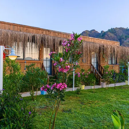 Izgen Bed & Breakfast 4*