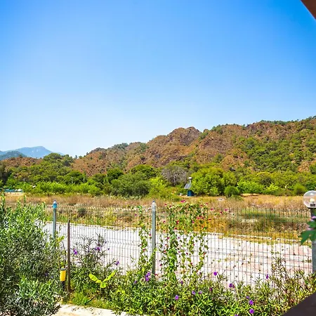 ベッド・アンド・ブレックファスト Izgen 3*