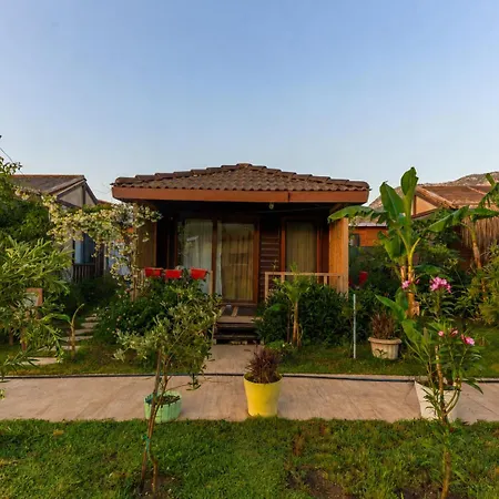 Izgen Oda ve Kahvaltı Çıralı